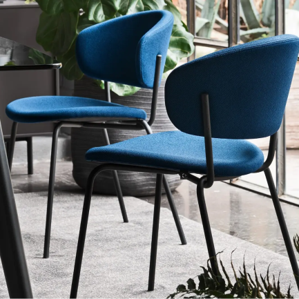Desy Chair
